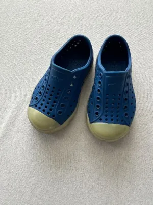 Blue Native Jefferson Shoes, Glow In the Dark, Size 6, Shoes 6 (Walkers:12-24 mth)