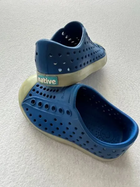 Blue Native Jefferson Shoes, Glow In the Dark, Size 6, Shoes 6 (Walkers:12-24 mth)