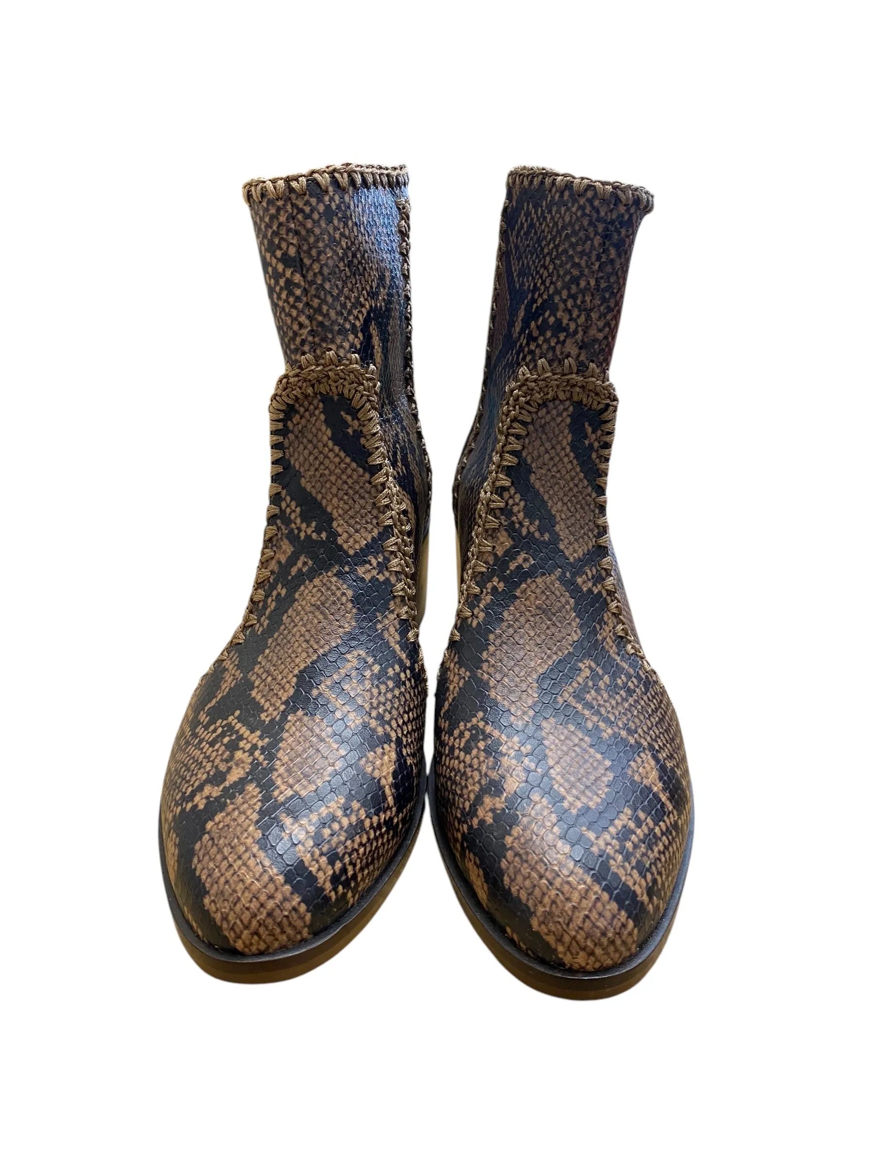 Boots Ankle Heels By Chelsea And Violet In Snakeskin Print, Size: 9.5