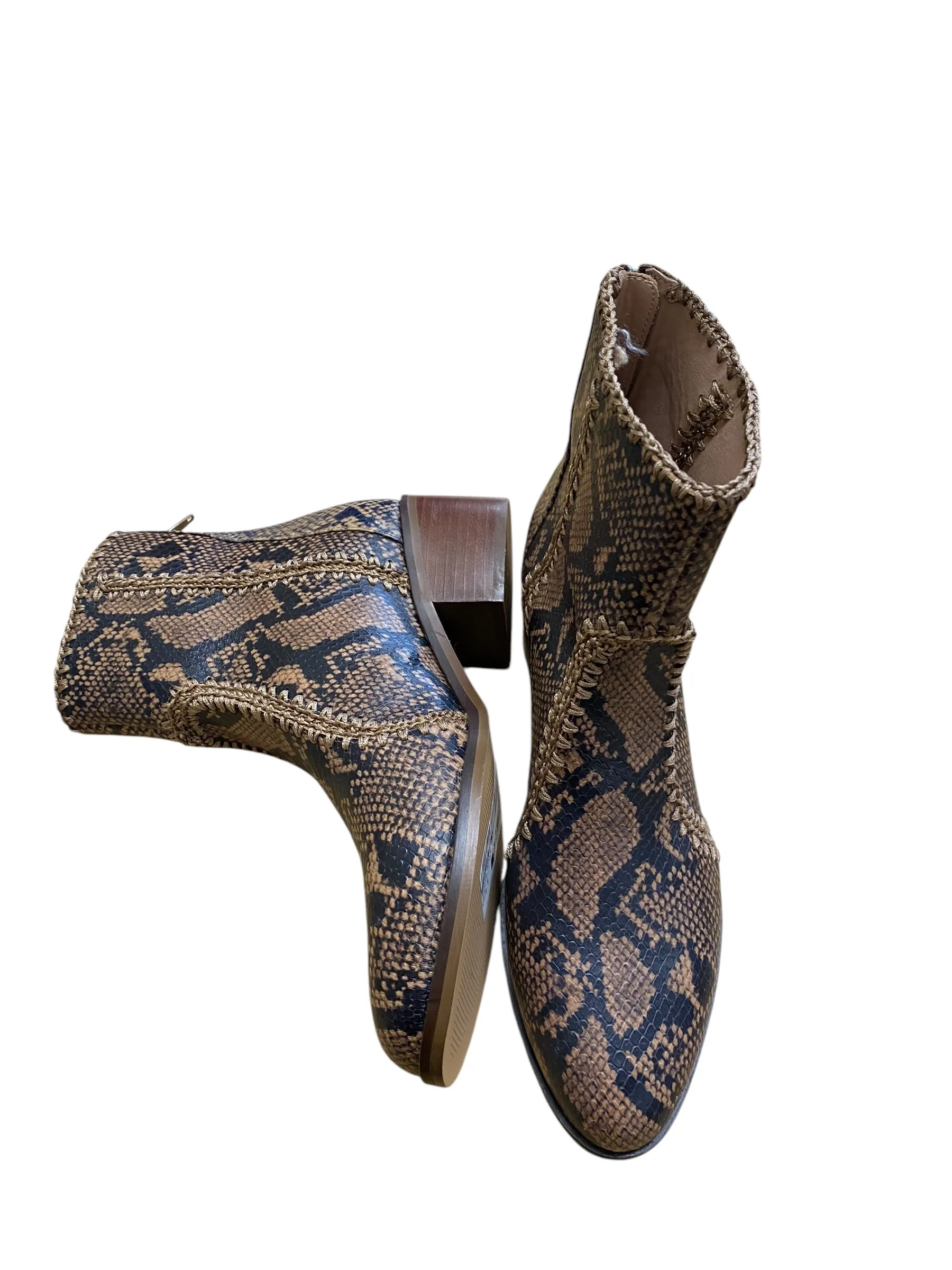 Boots Ankle Heels By Chelsea And Violet In Snakeskin Print, Size: 9.5