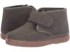 Cienta Suede Leather Chukka Boots in Brown. Made in Spain