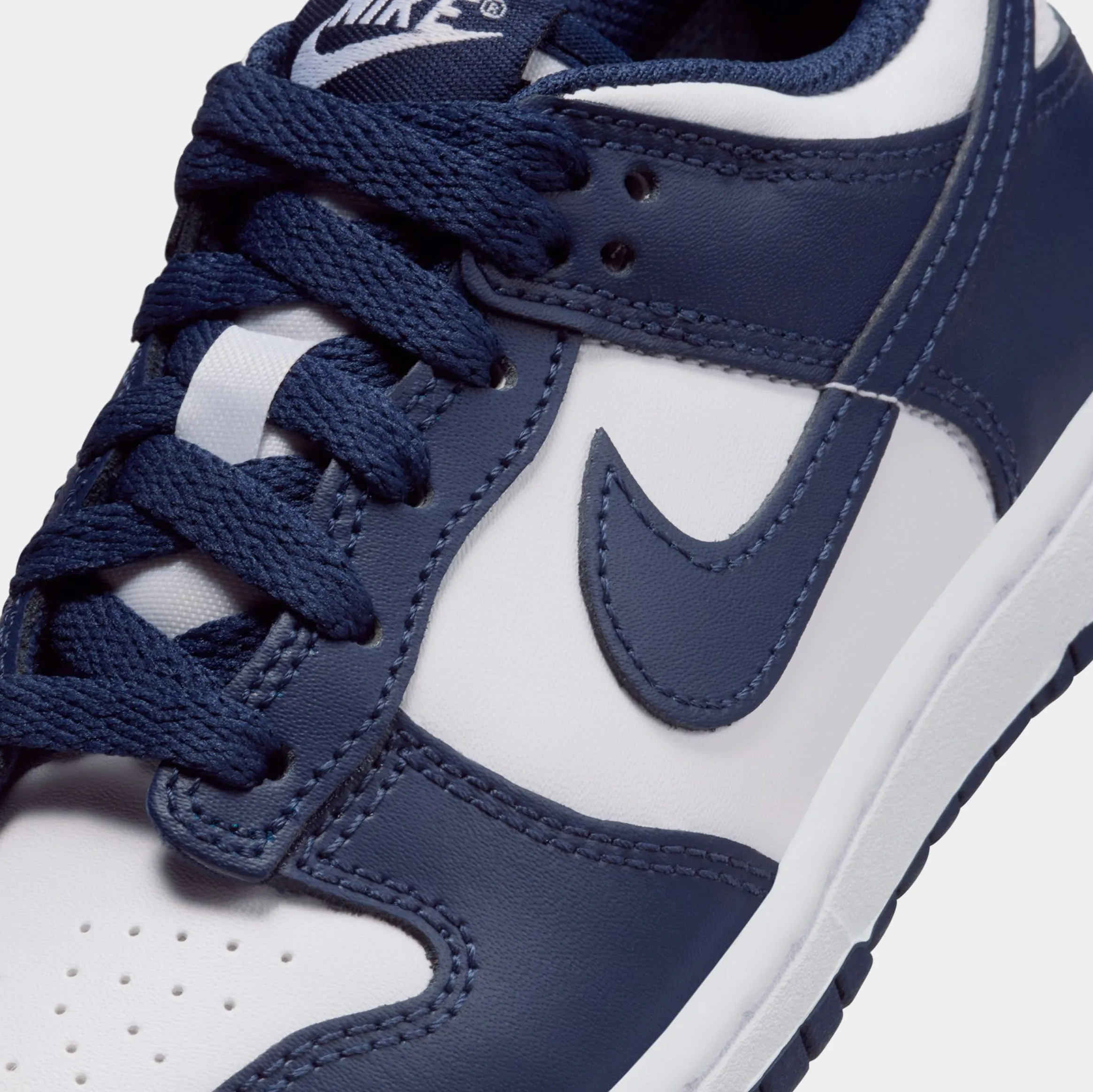 Dunk Low Preschool Lifestyle Shoes (White/Midnight Navy/White)