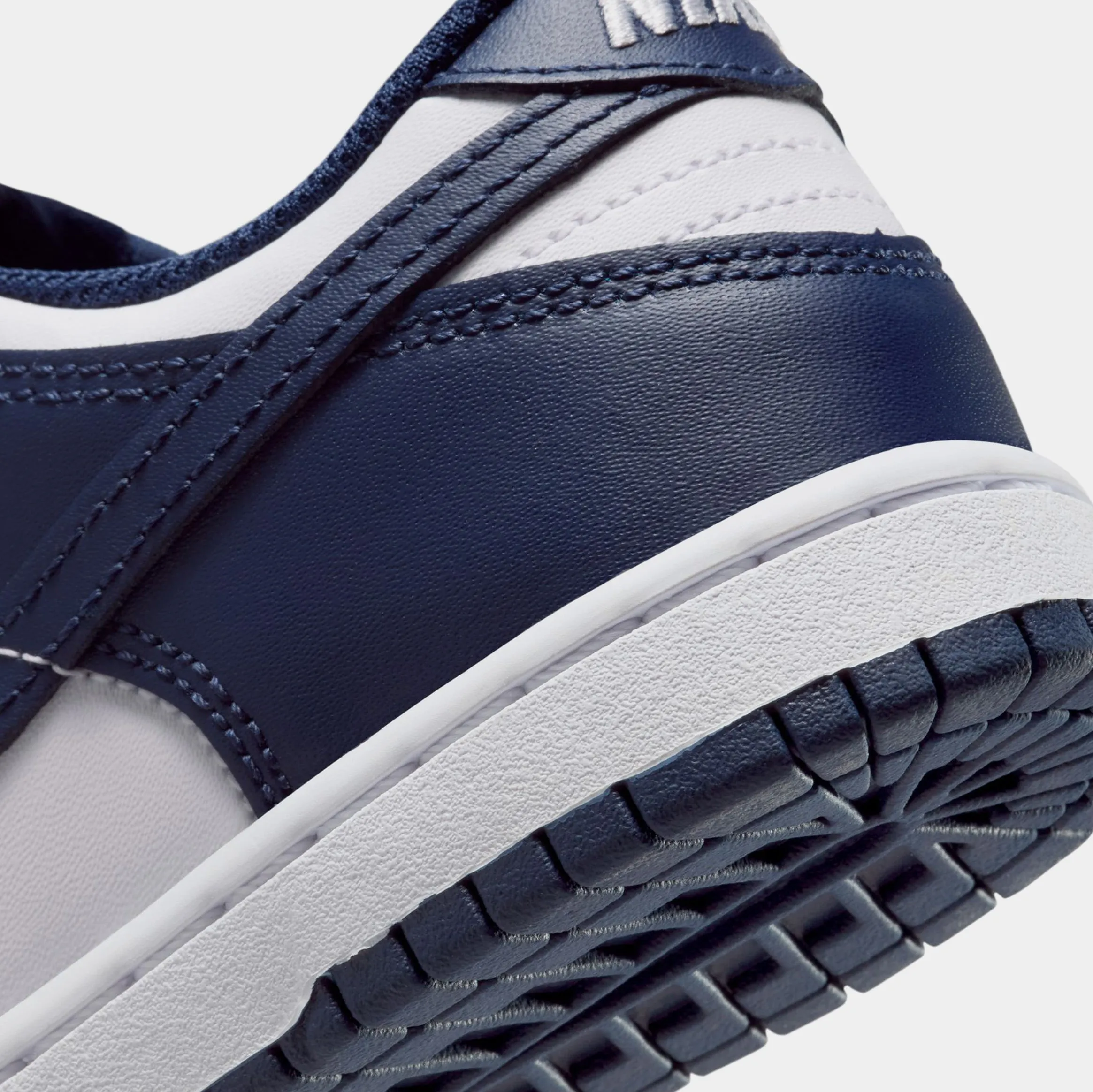 Dunk Low Preschool Lifestyle Shoes (White/Midnight Navy/White)
