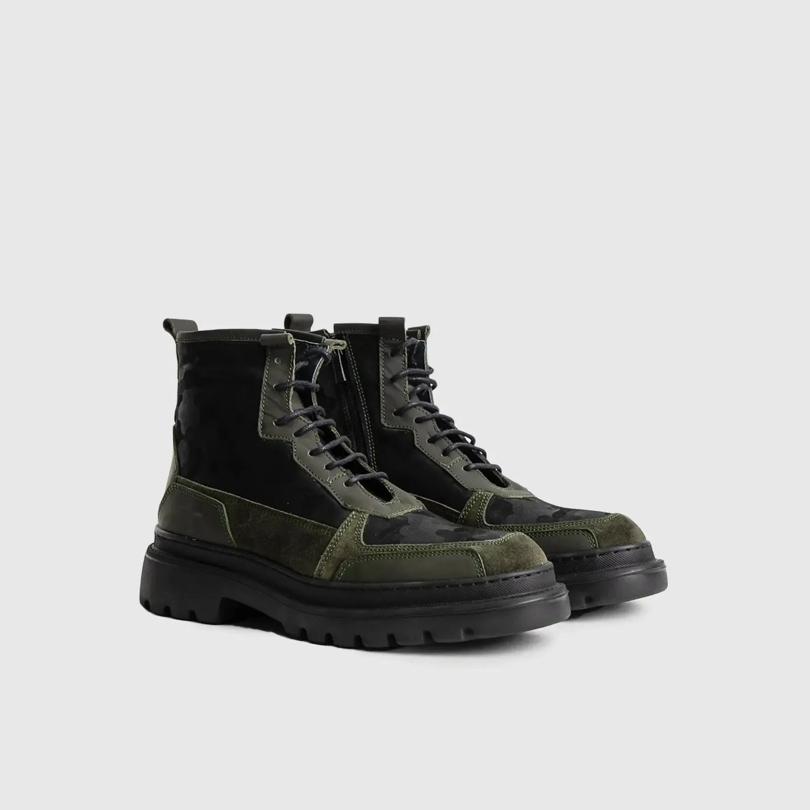 Statement Combat Boots 5114-2